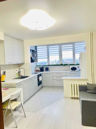Продам 2к квартиру з ремонтом , Білицька 18 - фото 1