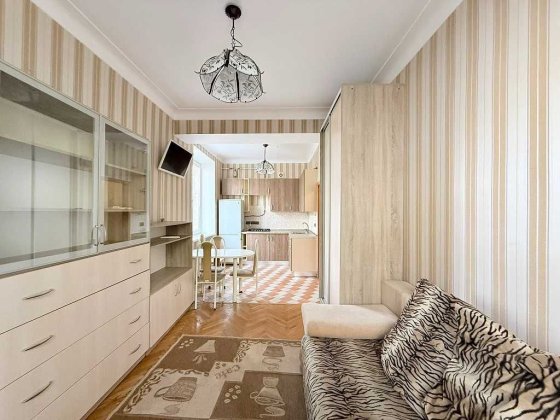 Продаж 2-кімнатної квартири, Соломʼянка, вул. Монтажників 53.