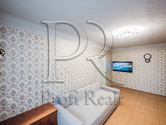Продаж 2 кімн. квартири за адресою Чугуївський пр. 10, Берестейська Киев