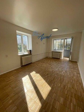 Продаж 1-к квартири з ремонтом на Севастопольській площі - фото 1