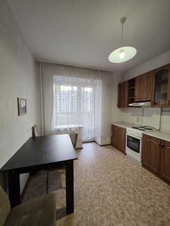 Продаж 1к великої квартири. Вул.  Прилужна  4/15. Метро Академмістечко - фото 1