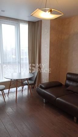 Продаж 2к квартри з ремонтом ЖК Podil Plaza  Residence  Глибочицька 73 Подільський р-н правий берег - фото 1