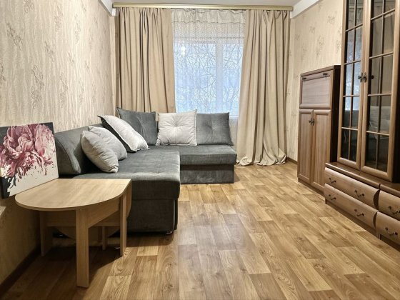 Продам. Центр. 2-кім пр. Берестейський 7 Київ