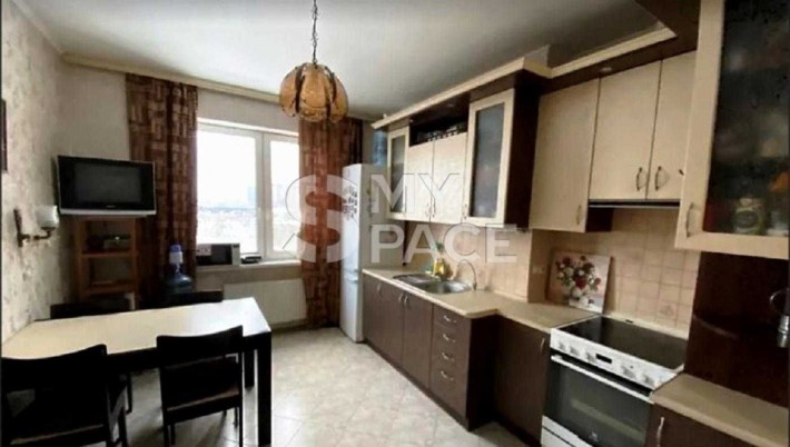 Продаж 1к. просторої квартири, вул. Кадетський Гай 6. - фото 1
