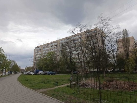 продам 3х кімнатну вкартиру Окружна дорога 1 Киев