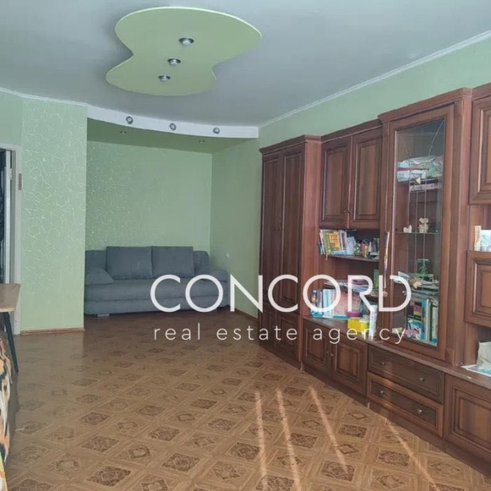 Метро Академмістечко. Продам 1к Академіка Єфрємова вул., 19-А - фото 1