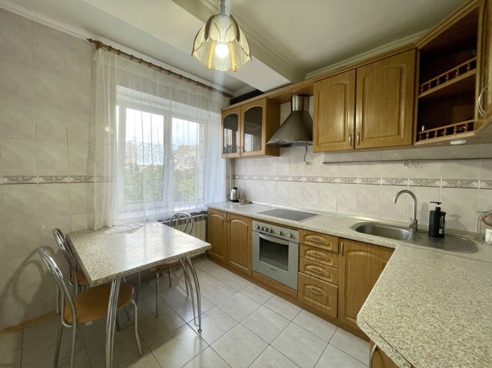 Севастопольска Площа Продаж 3к квартири просп. Лобановського 37 - фото 1