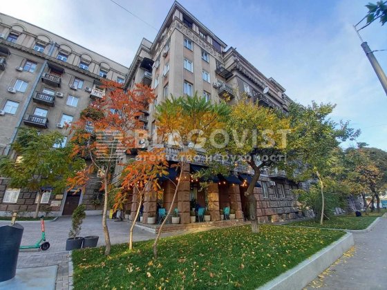 Продам квартиру по вулиці Пирогова 2,Сталінка,ст. м. Університет Киев