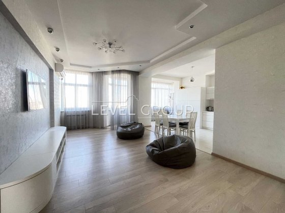 Продаж 4к квартири (144м2) ЖК Пори Року, Мокра 16
