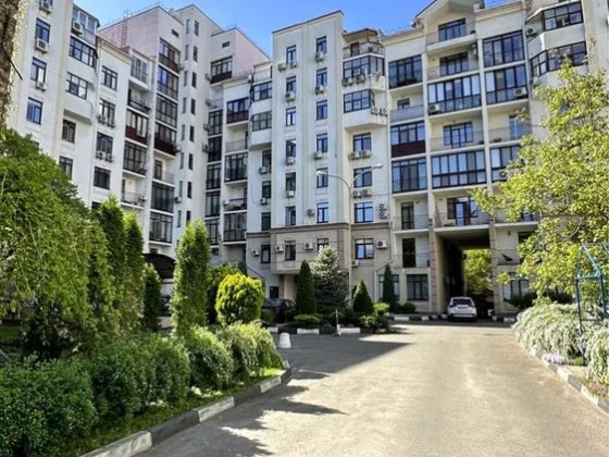 Продам 3-к квартиру на Подолі , Щекавицька , 5хв. Метро Контрактова Киев
