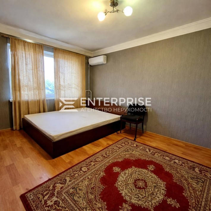 Продаж 2к квартири біля метро Нивки пр. Берестейський, 88/2 - фото 1