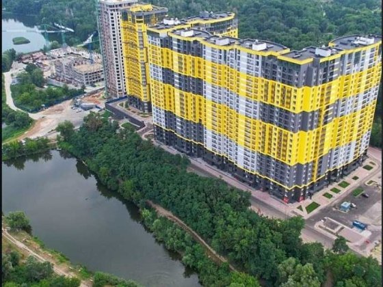 Продаж 1 кім. на 8 поверх. 41.7 м² ЖК Медовий вул. Кадетський Гай 10 Севастопольська площа.
