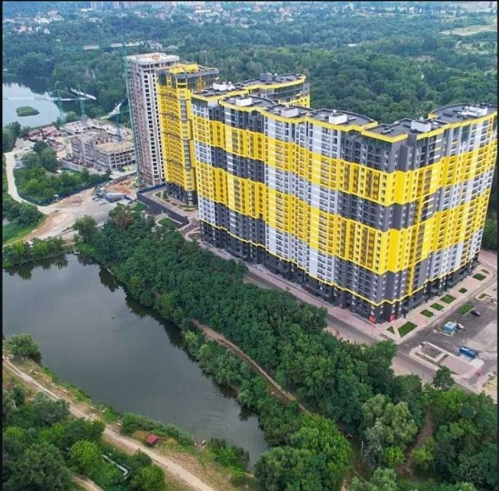 Продаж 1 кім. на 8 поверх. 41.7 м² ЖК Медовий вул. Кадетський Гай 10 Севастопольська площа. - фото 1