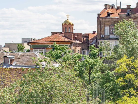 БЕЗ% історичний центр Золоті Ворота, Видова 3к квартира в (дореволюційному) царському будинку. Центр Київ