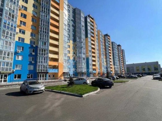 Продається 2-кімн квартира . вул Берковецька Київ