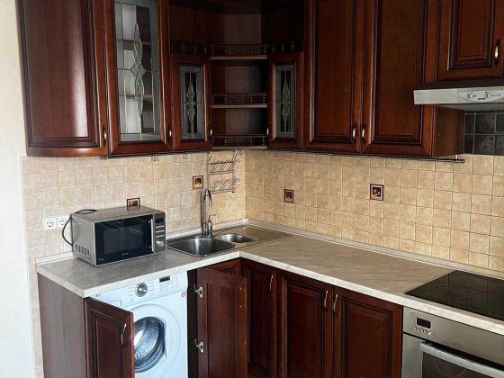 Двухкомнатная, Севастопольская пл. Эрнста 6, Ремонт, 65 кв.м. 95000$. Київ