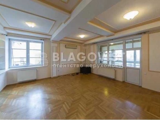 Продаж квартири  Клубний Дом 3-кім 159м2 Метро Золоті Ворота, пр-кт Варязький,14 Київ