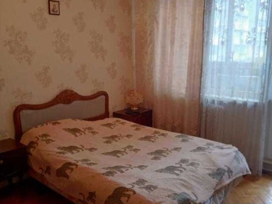 Виноградар, Квітневий провулок, Серія КТ з холом