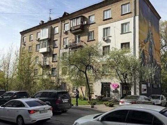 2к в сталінці під ремонт. середній поверх Центр, Цирк, Золоті Ворота Вокзальна Університет Ботанічни Київ