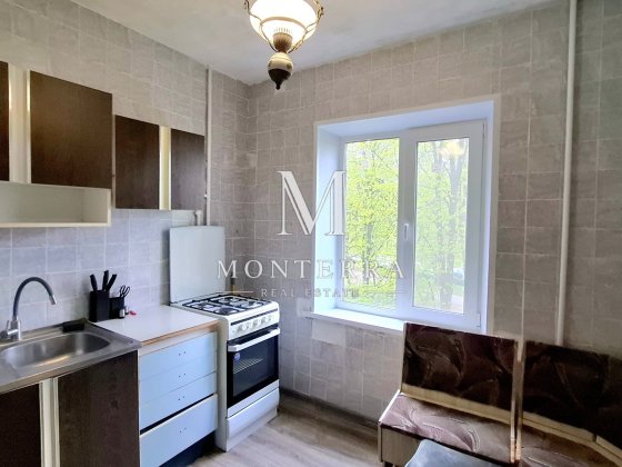 Продаж 2-кімнатної квартири з ремонтом вул. Романа Ратушного Солом'янський р-н