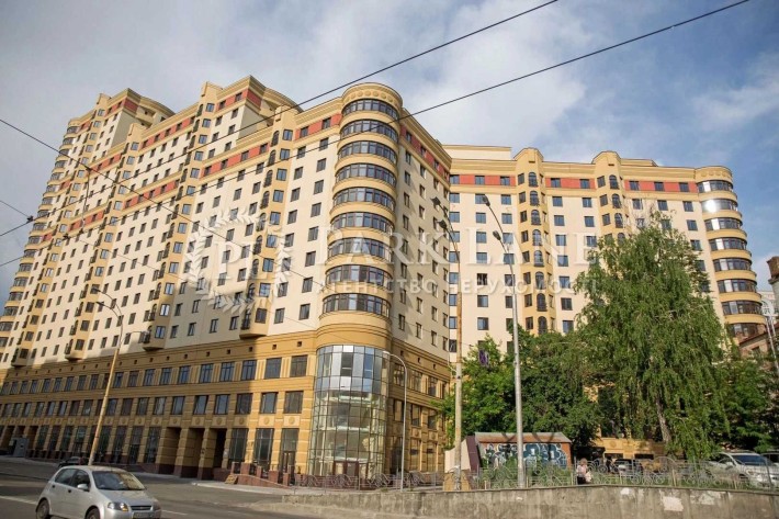 ЖК Златоустівський. Полтавська, 10. 1300$ за кв.м. 4к Квартира з ремонтом - фото 1