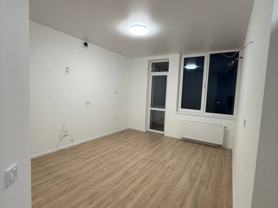 Простора квартира 57м² з ремонтом та двома балконами