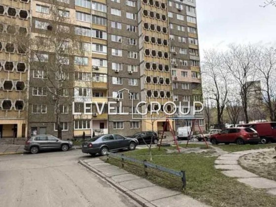 Продається 2-х кімнатна квартира на Гонгадзе 18 Київ