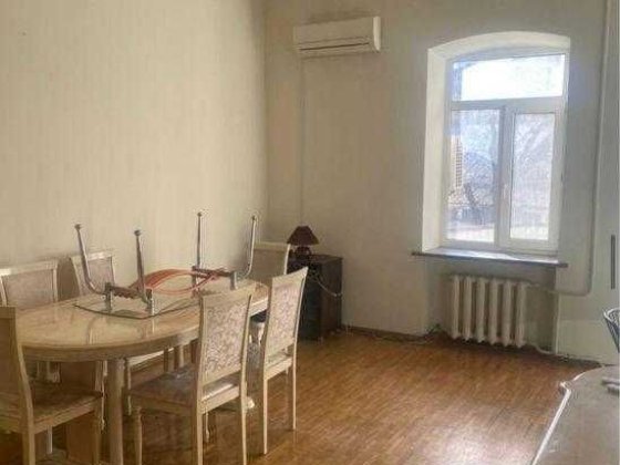 Михайлівська, 3к в центрі Киев