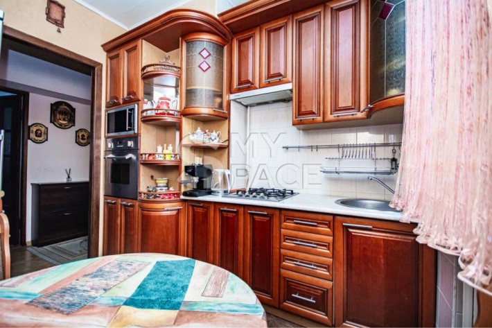 Продаж 3к кв, сталінка, Якіра, 65м2, з ремонтом - фото 1