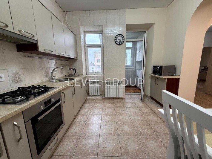 Продаж 3-к квартира з ремонтом, 3м стелі, центр, метро Лук’янівська, вул. Іллєнка - фото 1