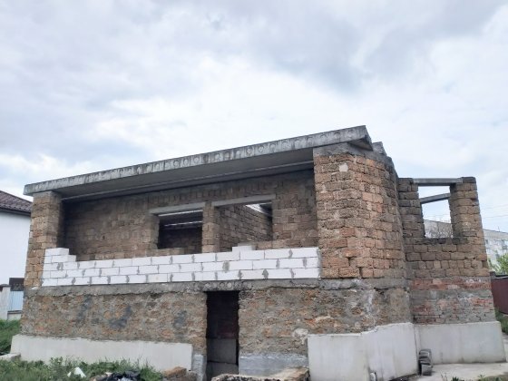 Продам ділянку з недобудованим будинком! Славута
