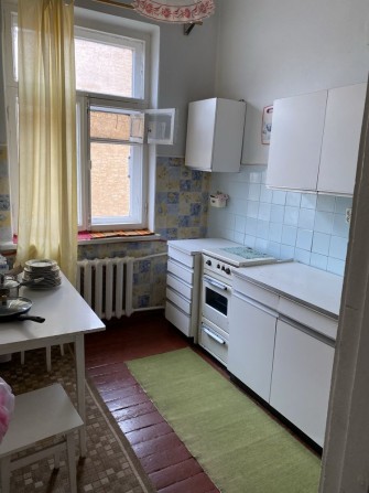 Двухкомнатная квартира в г Белгород  54,2м2 в центре 2этаж двухэтажки. - фото 1