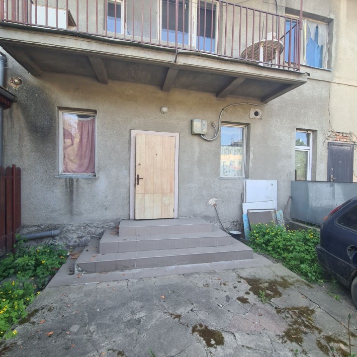 Продається двохкімнатна квартира в м.Берегове. - фото 1