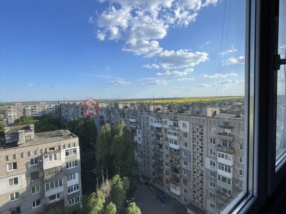 4-кімнатна квартира 97 м квадратних з автономкою та 2 лоджіями Каменское
