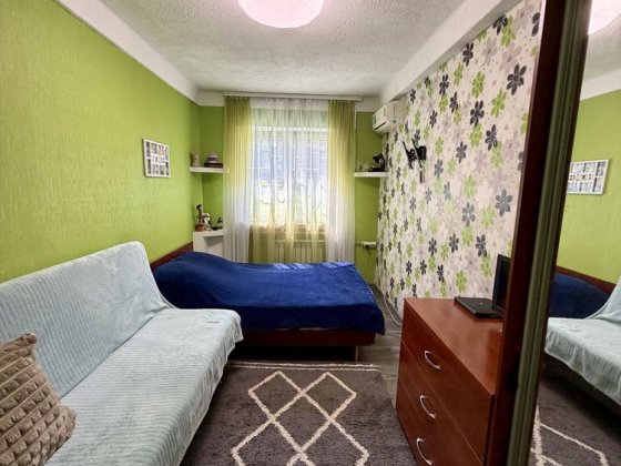 Продам 4-комнатную квартиру р-н Украина Кам'янське