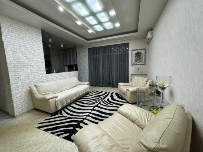 Продам 4 комн кв в центре, Медицинская, 1/11 - фото 1