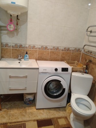 Продам 2х комнатную квартиру 56,1 кв.м. Центр. Красная линия Проспект Свободы. - фото 1
