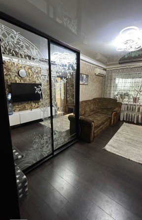 Продается 3-комнатная с ремонтом . Димитровский рынок. - фото 1