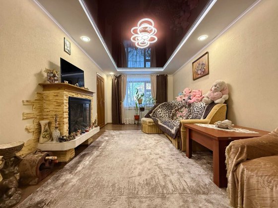 Продаж 3 кімнатної квартири з гаражем Дрогобыч