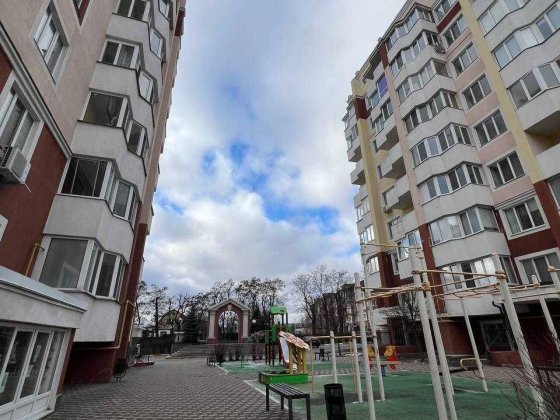 3к квартира без ремонту Гостомель Гостомель
