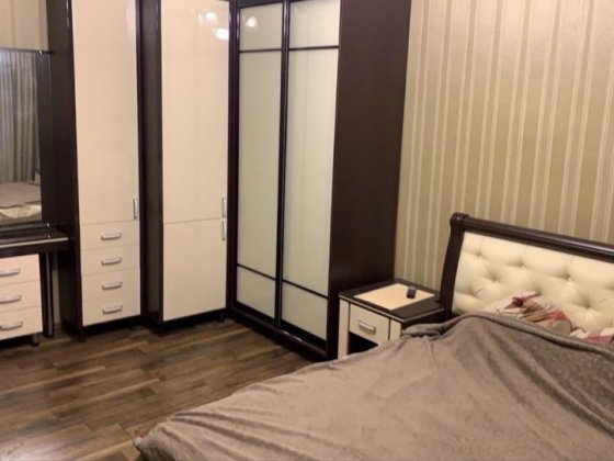 Продам  3 комСталинку 90кв.м Центр!Можно по сертификату Каменское
