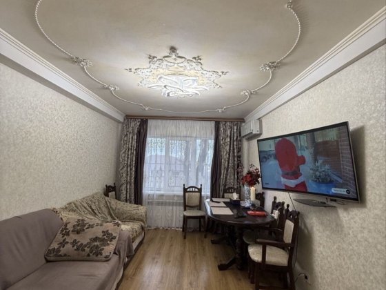 Продается 3 комн.  квартира. Район Черемушки. Каменское