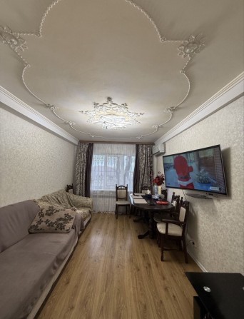 Продается 3 комн.  квартира. Район Черемушки. - фото 1