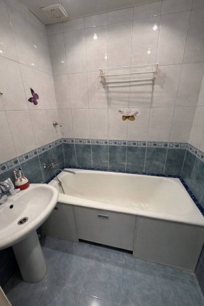 Продается 3-комнатная квартира на 2-м микрорайоне . - фото 1