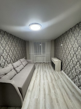 Продам однокомнатную квартиру с ремонтом на площади Мира , 1 этаж!!! - фото 1