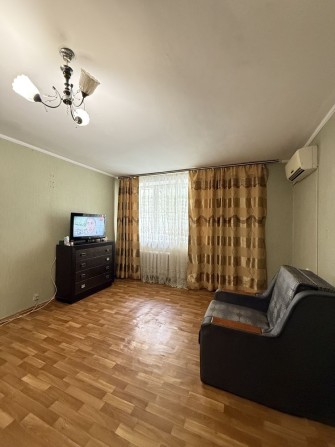 Продам 1 кімн. квартиру в Чорноморську - фото 1
