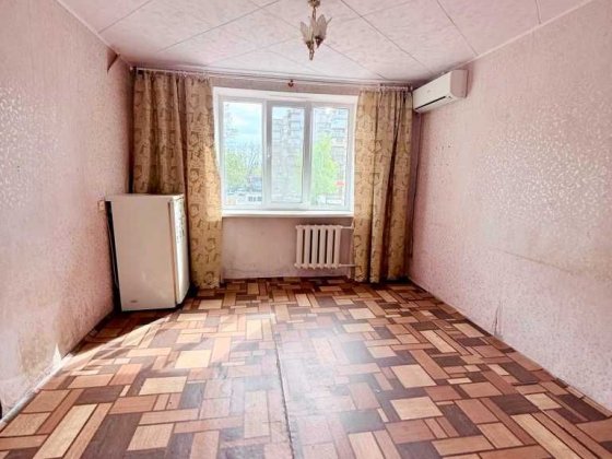 Продається затишна кімната в комунальній квартирі, на другому поверсі ! Черноморск