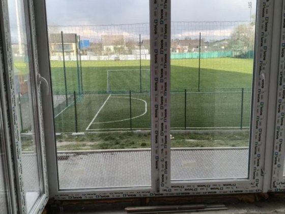 Простора однокімнатна квартира з газом в центрі міста