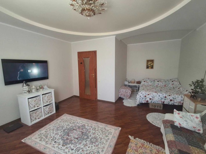 Продам 1 комнатную в Монолите с ремонтом - фото 1