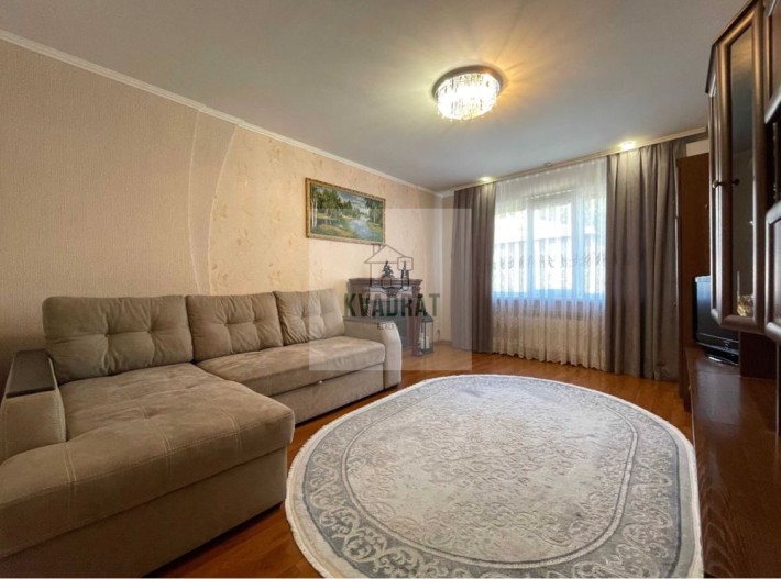 Продам готову 2-х кімнатну квартиру з гаражем - фото 1
